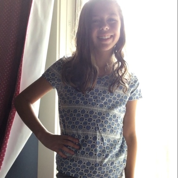 Old Navy White And Blue Patterned T-Shirt - Picture 1 of 5